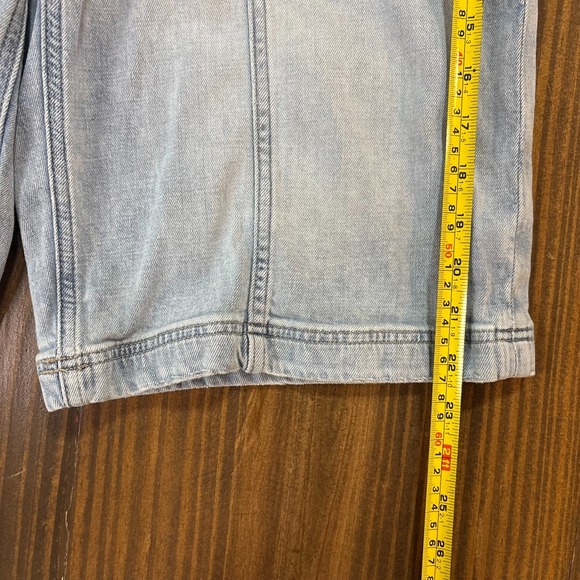 AMERICAN EAGLE Baggy Bermuda Womens 10 Light Wash Denim Cargo Shorts - Picture 8 of 11